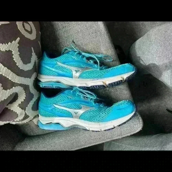 Minzuno E8 teal shoes size 9.5 womens - Picture 4 of 11